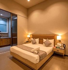 Deluxe King Suite
