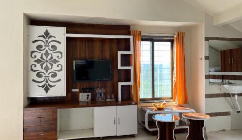 Family Room with Garden View