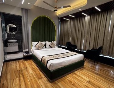 Standard King Room