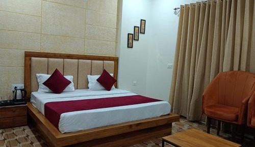 Double Room with Private Bathroom