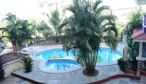 Apartment with Pool View 