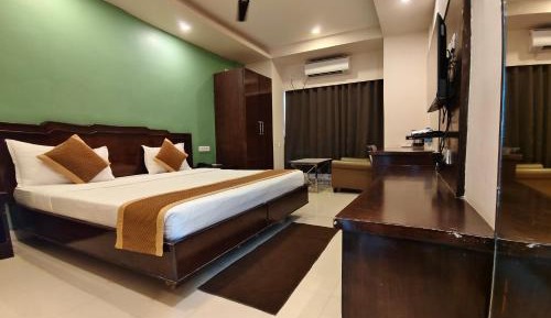 Deluxe Double or Twin Room