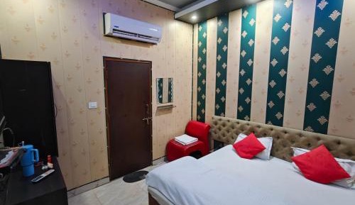 Double Room with Private Bathroom