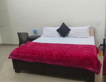Deluxe Room (2 Adults + 1 Child)