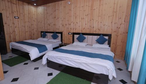 Quadruple Room with Mountain View