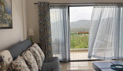 Two-Bedroom Apartment with Balcony and Sea View