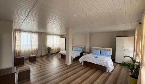 Deluxe Double or Twin Room with Mountain View