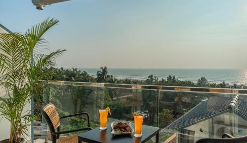 Superior Double Room with Balcony and Sea View