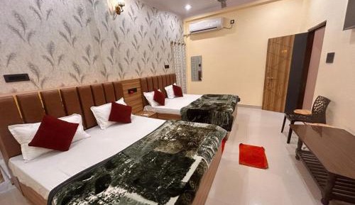 Deluxe Family Room