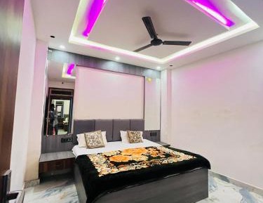Deluxe Double Room (2 Adults + 1 Child)