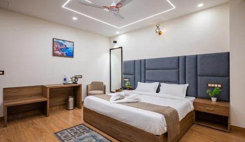 Deluxe Double Room with Balcony