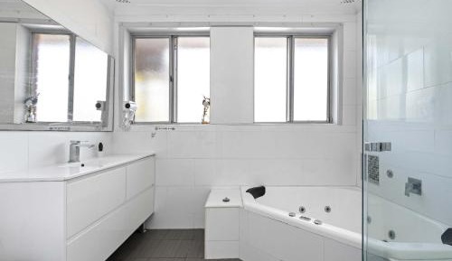 Single Room with Shared Bathroom
