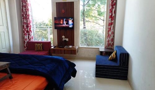 Two-Bedroom Apartment with Mountain View