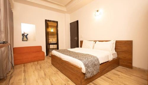 Three-Bedroom Premium Apartment with Balcony