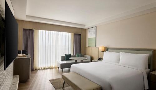 Business Deluxe with Executive lounge access