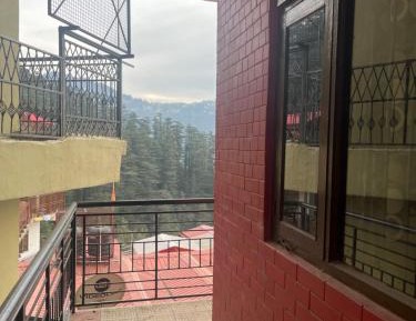 Deluxe Double Room (2 Adults + 1 Child)