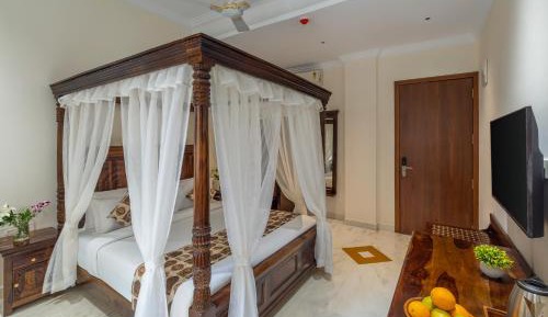 Deluxe King Room