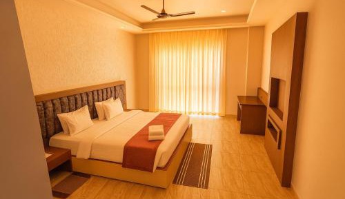 Deluxe Room with Mountain View