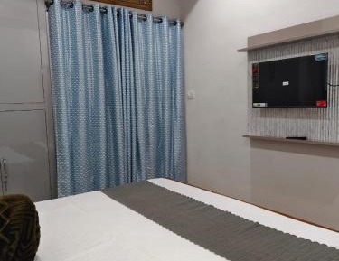 Two-Bedroom Apartment with City View