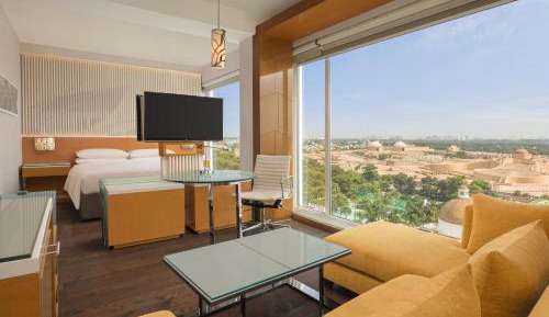 Studio Suite, 1 King, Riverfront (Cocktail Hours from 5-7 PM) INR 500/- Credit or 2 Pints of Beer on Arrival per room per stay