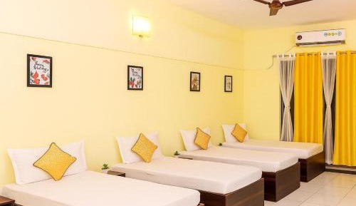 4-Bed Male Dormitory Room 