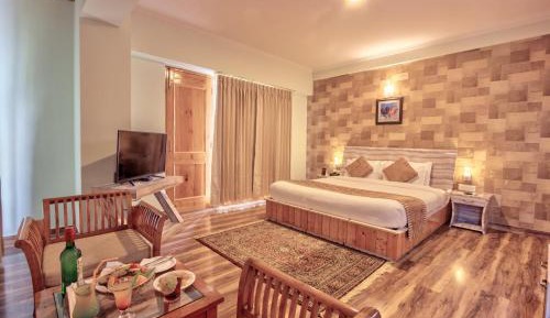 Suite with Hot Tub
