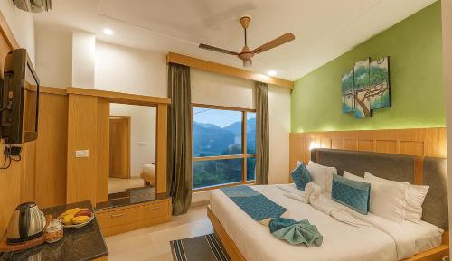 Double Room with Balcony (2 Adults + 1 Child)