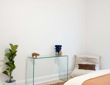 One-Bedroom Apartment - Non-Smoking