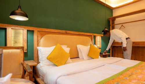 King Room with Mountain View