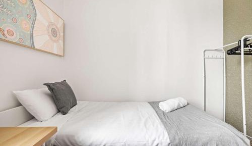 Single Room with Shared Bathroom