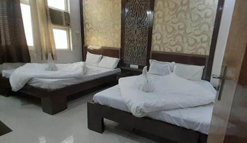 Deluxe Family Room