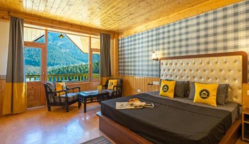 Superior Double Room with Balcony and Valley View
