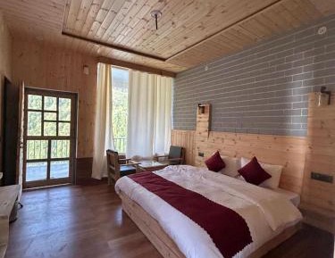 Double Room with Mountain View