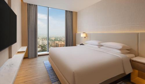 Superior King Room with City View (Happy hours with 1+1 alcohol from 4 pm - 6:30 pm)