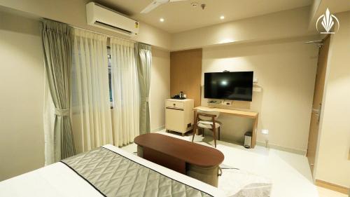 Queen Room