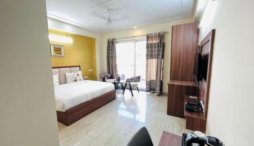 Superior King Room