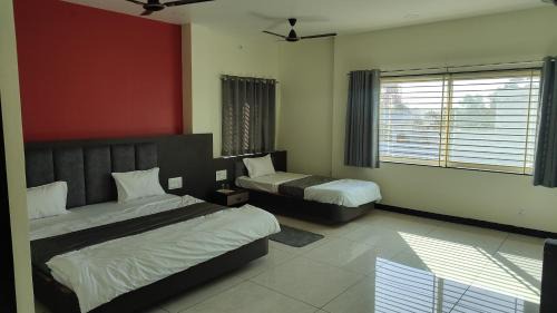 Deluxe Family Suite