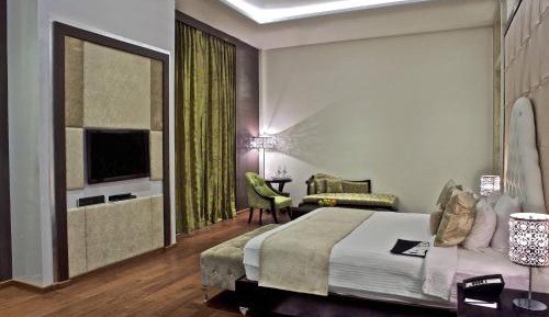 Presidential Suite(20% discount on food and soft beverages, 20% discount on Spa,Buy 1 get 1 on select brands at Madeira bar between 4 pm - 10 pm)
