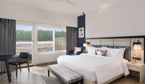 Premium King Room with River View - Outdoor Living Area