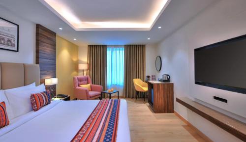 Deluxe Double Room with 10% discount on food, beverages and laundry