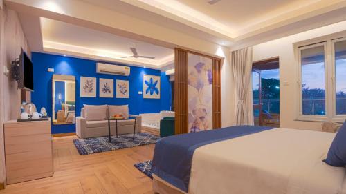 Suite with Hot Tub- 15% off on Water Sports and enjoy Happy Hours with 1+1 offer