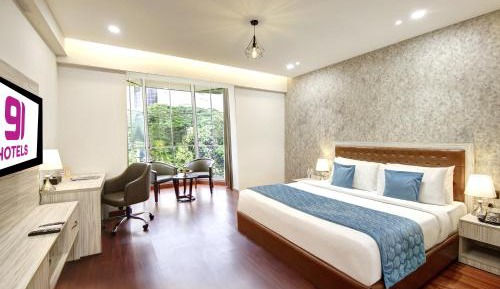 Deluxe King Room