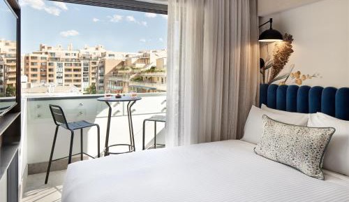 Small Queen Room with Balcony - Non-Smoking