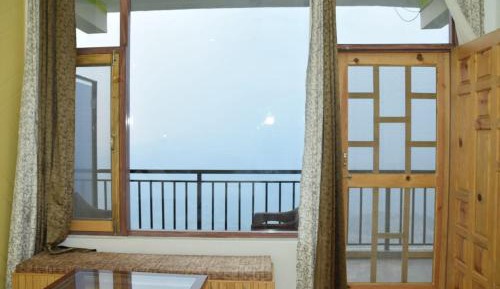 Deluxe Double Room (2 Adults + 1 Child)
