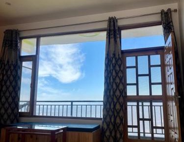Deluxe Double Room (1 adult + 2 children)