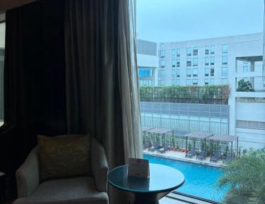 Superior King - 15% off on One-way Airport Transfers, Spa, Food & Beverage & Laundry
