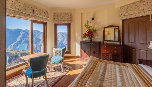 Deluxe Two-Bedroom Apartment with Garden View