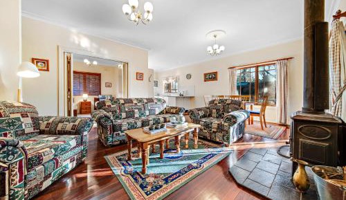 Leura Mall Three bedroom Cottage