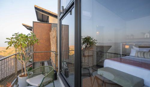 Deluxe Room (with balcony and mountain-view)