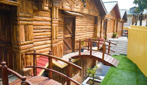 Deluxe Double or Twin Room with Balcony